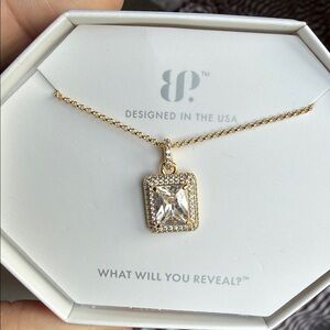 BP Elegant Gold Pendant Necklace